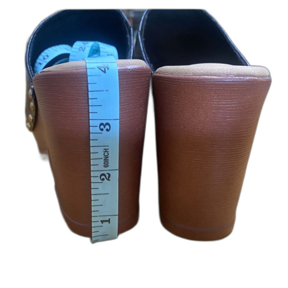 ATALINA FAUX LEATHER WOVEN PATTERN STUDDED HEELED CLOGS Size 8 - Picture 5 of 5